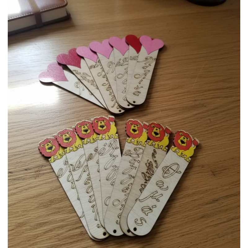 Wooden bookmarks with figures