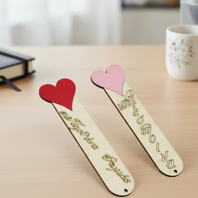 Wooden bookmarks with figures