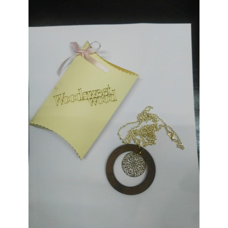 Necklace with wooden element