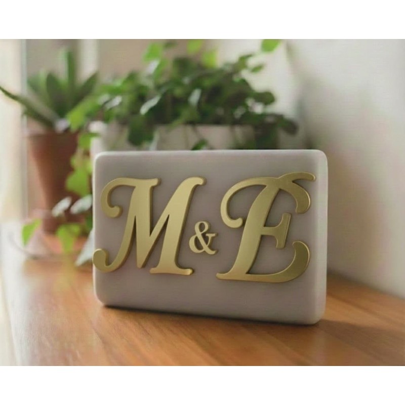 Marble favor box with monogram on plexiglass