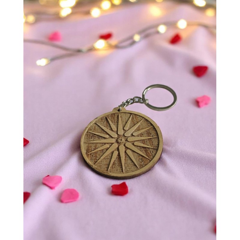 Wooden keychain with Vergina Sun engraving – Handmade 7 cm