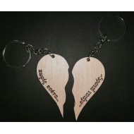 Χωρίς εσένα είμαι μισός, wooden keychain
