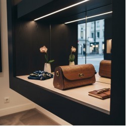 WOODEN BAG MINOR BROWN WOODEN BAG MINOR BROWN