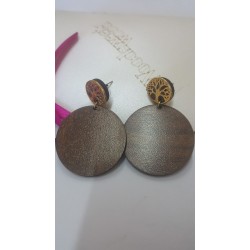 Wooden earrings with dark wooden craft and small tree of life element Wooden earrings with dark wooden craft and small tree of life element